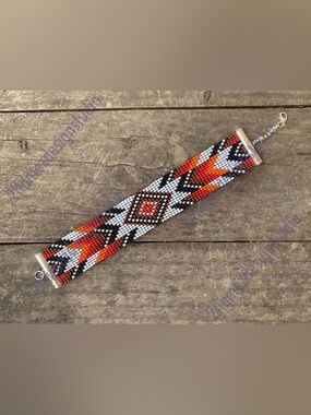 Handcrafted ‘Rose Star’ Seed Bead Bracelet
